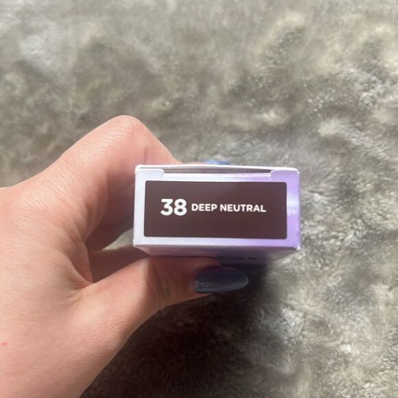 BNWT URBAN DECAY FACE BOND WATERPROOF FOUNDATION - 38 DEEP NEUTRAL - Picture 3 of 4